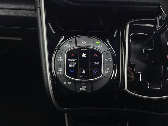 ヴォクシー ＺＳ　煌ＩＩＩ　４ＷＤ　トヨタセーフティセンス　純正ナビ　フルセグ　バックカメラ　両側パワースライドドア　ハーフレザー　クルーズコントロール　ＬＥＤオートライト　前後クリアランスソナー　スマートキー　ＥＴＣ　ドラレコ（15枚目）