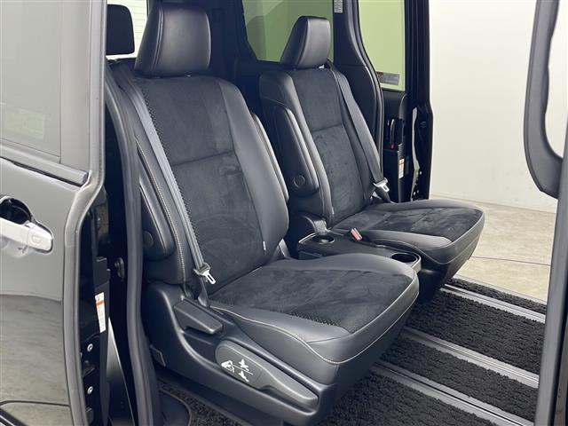 ヴォクシー ＺＳ　煌ＩＩＩ　４ＷＤ　トヨタセーフティセンス　純正ナビ　フルセグ　バックカメラ　両側パワースライドドア　ハーフレザー　クルーズコントロール　ＬＥＤオートライト　前後クリアランスソナー　スマートキー　ＥＴＣ　ドラレコ（19枚目）