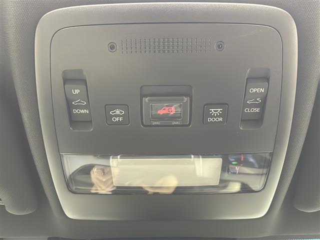 クラウンハイブリッド ＲＳアドバンス　Ｆｏｕｒ　４ＷＤ　サンルーフ　白革シート　純正ナビ　フルセグＴＶ　バックカメラ　純正ドライブレコーダー　ビルトインＥＴＣ　ＵＳＢポート　電動パーキングブレーキ　オートブレーキホールド　トヨタセーフティセンス（11枚目）