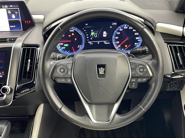 クラウンハイブリッド ＲＳアドバンス　Ｆｏｕｒ　４ＷＤ　サンルーフ　白革シート　純正ナビ　フルセグＴＶ　バックカメラ　純正ドライブレコーダー　ビルトインＥＴＣ　ＵＳＢポート　電動パーキングブレーキ　オートブレーキホールド　トヨタセーフティセンス（12枚目）