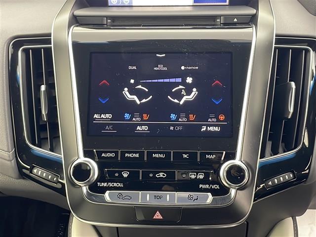 クラウンハイブリッド ＲＳアドバンス　Ｆｏｕｒ　４ＷＤ　サンルーフ　白革シート　純正ナビ　フルセグＴＶ　バックカメラ　純正ドライブレコーダー　ビルトインＥＴＣ　ＵＳＢポート　電動パーキングブレーキ　オートブレーキホールド　トヨタセーフティセンス（16枚目）