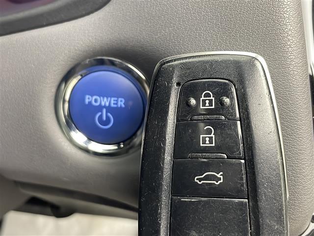 クラウンハイブリッド ＲＳアドバンス　Ｆｏｕｒ　４ＷＤ　サンルーフ　白革シート　純正ナビ　フルセグＴＶ　バックカメラ　純正ドライブレコーダー　ビルトインＥＴＣ　ＵＳＢポート　電動パーキングブレーキ　オートブレーキホールド　トヨタセーフティセンス（18枚目）