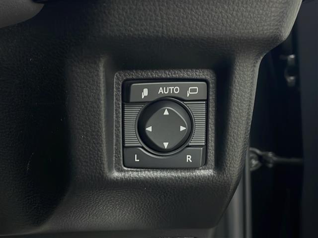 クラウンハイブリッド ＲＳアドバンス　Ｆｏｕｒ　４ＷＤ　サンルーフ　白革シート　純正ナビ　フルセグＴＶ　バックカメラ　純正ドライブレコーダー　ビルトインＥＴＣ　ＵＳＢポート　電動パーキングブレーキ　オートブレーキホールド　トヨタセーフティセンス（20枚目）