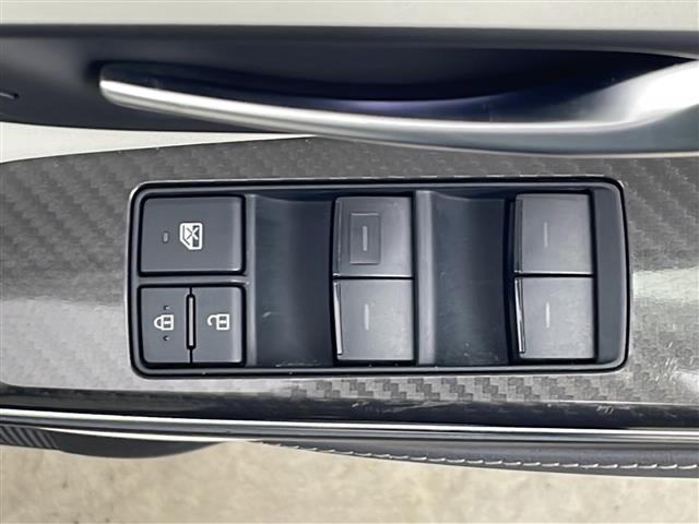 クラウンハイブリッド ＲＳアドバンス　Ｆｏｕｒ　４ＷＤ　サンルーフ　白革シート　純正ナビ　フルセグＴＶ　バックカメラ　純正ドライブレコーダー　ビルトインＥＴＣ　ＵＳＢポート　電動パーキングブレーキ　オートブレーキホールド　トヨタセーフティセンス（22枚目）