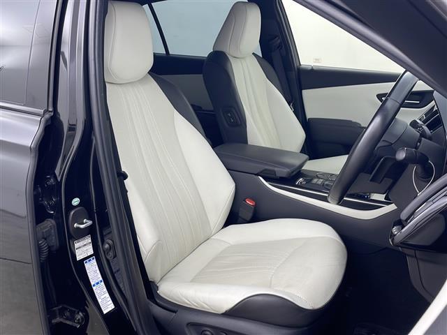 クラウンハイブリッド ＲＳアドバンス　Ｆｏｕｒ　４ＷＤ　サンルーフ　白革シート　純正ナビ　フルセグＴＶ　バックカメラ　純正ドライブレコーダー　ビルトインＥＴＣ　ＵＳＢポート　電動パーキングブレーキ　オートブレーキホールド　トヨタセーフティセンス（26枚目）