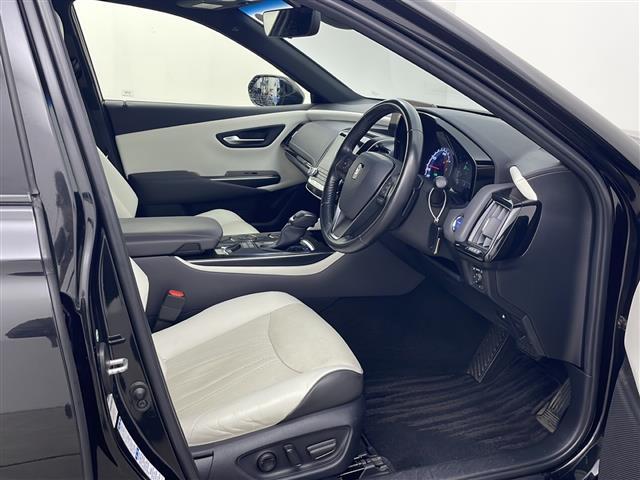 クラウンハイブリッド ＲＳアドバンス　Ｆｏｕｒ　４ＷＤ　サンルーフ　白革シート　純正ナビ　フルセグＴＶ　バックカメラ　純正ドライブレコーダー　ビルトインＥＴＣ　ＵＳＢポート　電動パーキングブレーキ　オートブレーキホールド　トヨタセーフティセンス（28枚目）