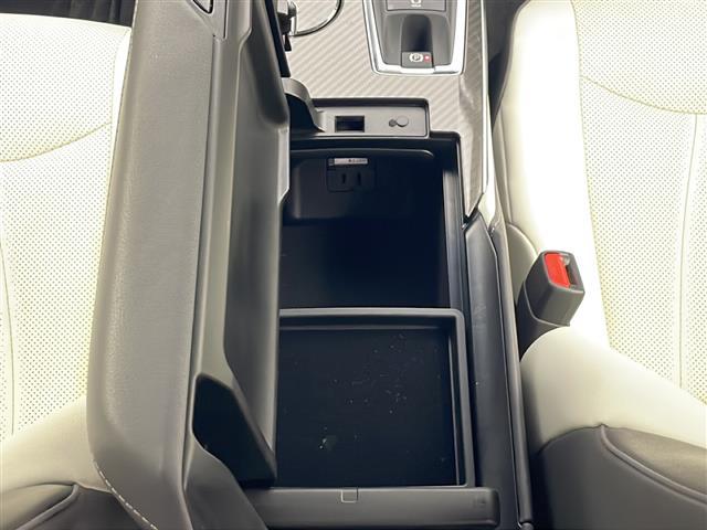 クラウンハイブリッド ＲＳアドバンス　Ｆｏｕｒ　４ＷＤ　サンルーフ　白革シート　純正ナビ　フルセグＴＶ　バックカメラ　純正ドライブレコーダー　ビルトインＥＴＣ　ＵＳＢポート　電動パーキングブレーキ　オートブレーキホールド　トヨタセーフティセンス（30枚目）