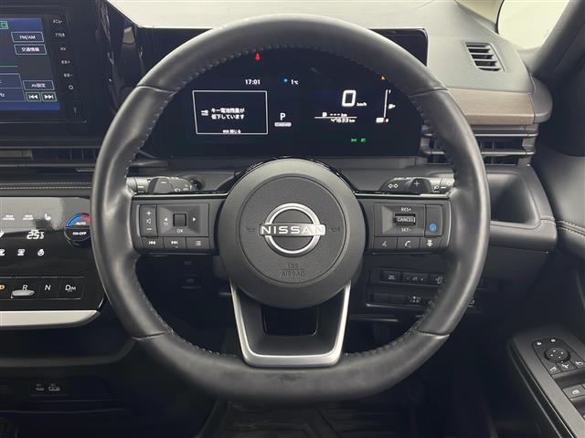 セレナ ハイウェイスターV 4WD Bluetooth AM FM ビルトインETC 前席シートヒーター 後席シートヒーター ステアリングヒーター パドルシフト 両側パワースライドドア 純正AW 前後コーナーセンサー サンシェー(5枚目)