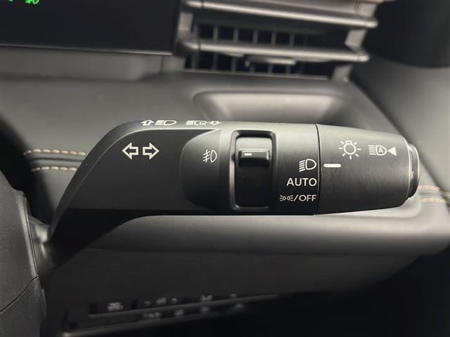 セレナ ハイウェイスターV 4WD Bluetooth AM FM ビルトインETC 前席シートヒーター 後席シートヒーター ステアリングヒーター パドルシフト 両側パワースライドドア 純正AW 前後コーナーセンサー サンシェー(8枚目)