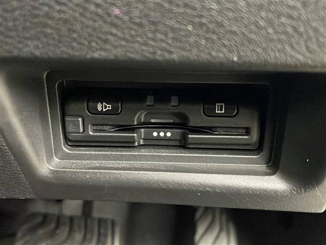 セレナ ハイウェイスターV 4WD Bluetooth AM FM ビルトインETC 前席シートヒーター 後席シートヒーター ステアリングヒーター パドルシフト 両側パワースライドドア 純正AW 前後コーナーセンサー サンシェー(14枚目)