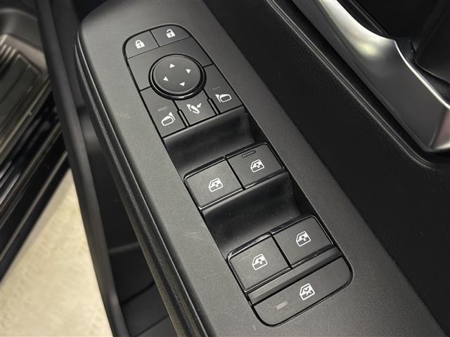 セレナ ハイウェイスターV 4WD Bluetooth AM FM ビルトインETC 前席シートヒーター 後席シートヒーター ステアリングヒーター パドルシフト 両側パワースライドドア 純正AW 前後コーナーセンサー サンシェー(20枚目)