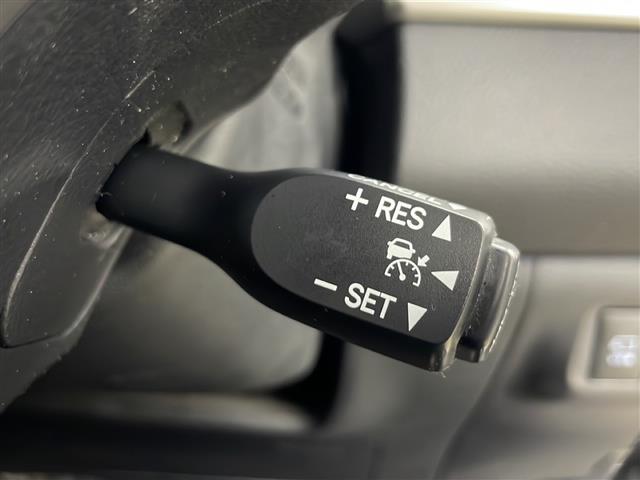 ハリアー プレミアム　アドバンスドパッケージ　ＪＢＬプレミアムサウンド　純正ＳＤナビ　フルセグ　パノラミックビューモニター　パワーバックドア　レーダークルーズコントロール　レーンキープ　オートマチックハイビーム　ＬＥＤオートライト　ウッドコンビ（9枚目）