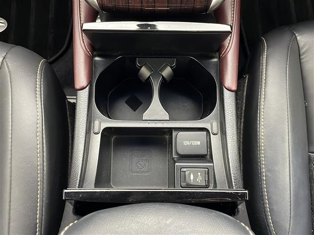 ハリアー プレミアム　アドバンスドパッケージ　ＪＢＬプレミアムサウンド　純正ＳＤナビ　フルセグ　パノラミックビューモニター　パワーバックドア　レーダークルーズコントロール　レーンキープ　オートマチックハイビーム　ＬＥＤオートライト　ウッドコンビ（17枚目）