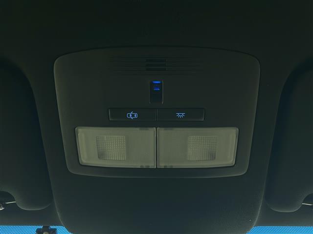 ハリアー プレミアム　アドバンスドパッケージ　ＪＢＬプレミアムサウンド　純正ＳＤナビ　フルセグ　パノラミックビューモニター　パワーバックドア　レーダークルーズコントロール　レーンキープ　オートマチックハイビーム　ＬＥＤオートライト　ウッドコンビ（19枚目）