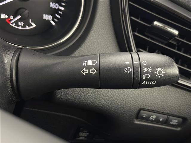 エクストレイル ２０Ｘｉ　純正ナビ　フルセグＴＶ　アラウンドビューカメラ　プロパイロット　パワーバックドア　衝突軽減防止ブレーキ　横滑り防止装置　前方ドラレコ　ビルトインＥＴＣ　ＬＥＤヘッドライト　オービスレーダー　フォグ（8枚目）