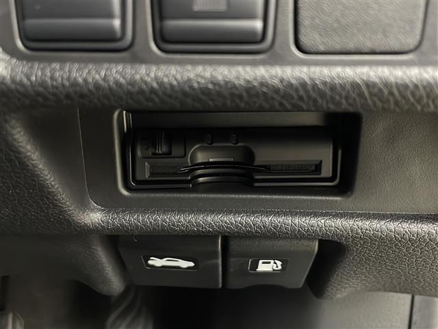 エクストレイル ２０Ｘｉ　純正ナビ　フルセグＴＶ　アラウンドビューカメラ　プロパイロット　パワーバックドア　衝突軽減防止ブレーキ　横滑り防止装置　前方ドラレコ　ビルトインＥＴＣ　ＬＥＤヘッドライト　オービスレーダー　フォグ（14枚目）