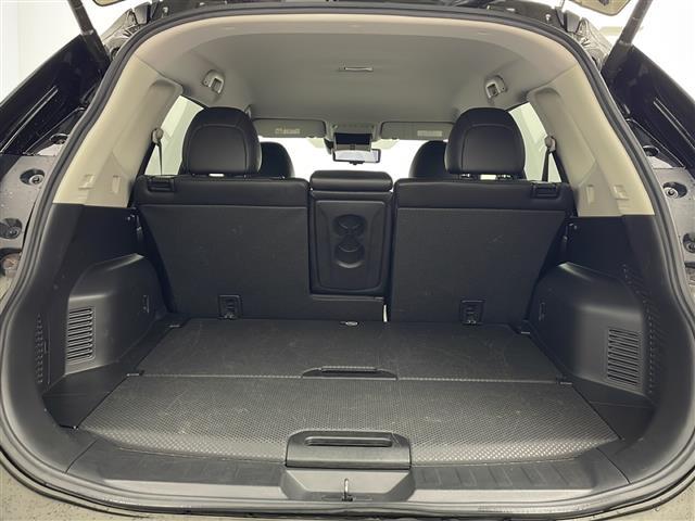 エクストレイル ２０Ｘｉ　純正ナビ　フルセグＴＶ　アラウンドビューカメラ　プロパイロット　パワーバックドア　衝突軽減防止ブレーキ　横滑り防止装置　前方ドラレコ　ビルトインＥＴＣ　ＬＥＤヘッドライト　オービスレーダー　フォグ（27枚目）