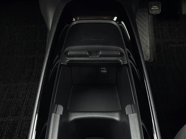 アクア Ｘ　ワンオーナー　フルセグＴＶ　バックカメラ　プッシュスタート　スマートキー　トヨタセーフティンス　寒冷地仕様　フロントワイパーデアイサー　ドアミラーヒーター　ＬＥＤヘッドライト　ウィンカーミラー（18枚目）