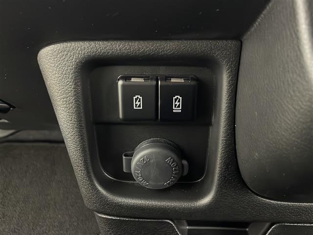 ソリオバンディット ハイブリッドＭＶ　衝突軽減　純正ナビ　フルセグ　全方位カメラ　両側パワースライドドア　レーンキープアシスト　コーナーセンサーレーダークルーズコントロール　アイドリングストップ　ＥＴＣ２．０　ステアリングスイッチ（12枚目）