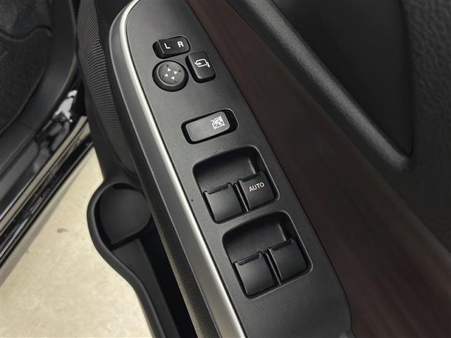 ソリオバンディット ハイブリッドＭＶ　衝突軽減　純正ナビ　フルセグ　全方位カメラ　両側パワースライドドア　レーンキープアシスト　コーナーセンサーレーダークルーズコントロール　アイドリングストップ　ＥＴＣ２．０　ステアリングスイッチ（16枚目）