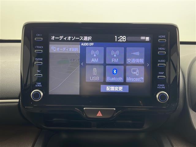 ヤリスクロス ハイブリッドＺ　４ＷＤ　純正ディスプレイオーディオ　バックカメラ　ハーフレザーシート　衝突軽減装置　レーンキープアシスト　横滑り防止装置　コーナーセンサー　クルーズコントロール　オートブレーキホールド　オートライト（3枚目）