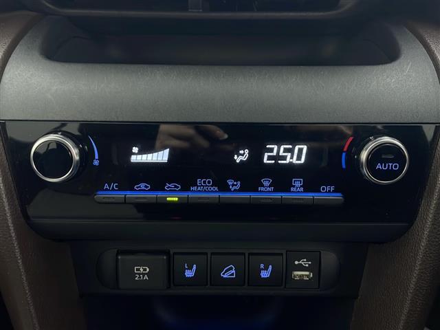 ヤリスクロス ハイブリッドＺ　４ＷＤ　純正ディスプレイオーディオ　バックカメラ　ハーフレザーシート　衝突軽減装置　レーンキープアシスト　横滑り防止装置　コーナーセンサー　クルーズコントロール　オートブレーキホールド　オートライト（16枚目）