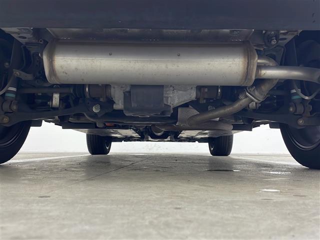 ヤリスクロス ハイブリッドＺ　４ＷＤ　純正ディスプレイオーディオ　バックカメラ　ハーフレザーシート　衝突軽減装置　レーンキープアシスト　横滑り防止装置　コーナーセンサー　クルーズコントロール　オートブレーキホールド　オートライト（41枚目）