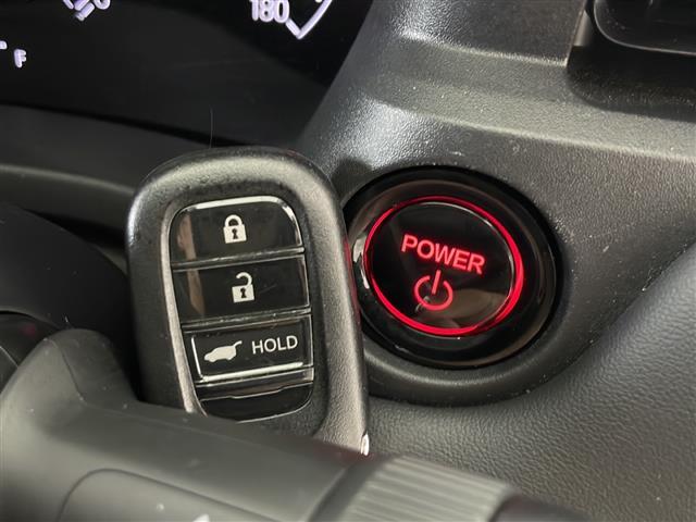 ヴェゼル ｅ：ＨＥＶ　Ｚ　純正ディスプレイオーディオ　バックカメラ　純正ＡＷ　ＬＥＤヘッドライト　ハーフレザーシート　ステアリングヒーター　スマートキー　パドルシフト　前席シートヒーター　ＥＴＣ　前後ドライブレコーダー（8枚目）