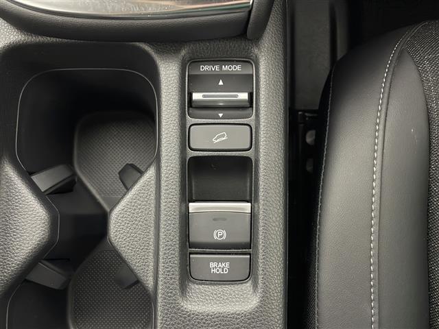 ヴェゼル ｅ：ＨＥＶ　Ｚ　純正ディスプレイオーディオ　バックカメラ　純正ＡＷ　ＬＥＤヘッドライト　ハーフレザーシート　ステアリングヒーター　スマートキー　パドルシフト　前席シートヒーター　ＥＴＣ　前後ドライブレコーダー（14枚目）