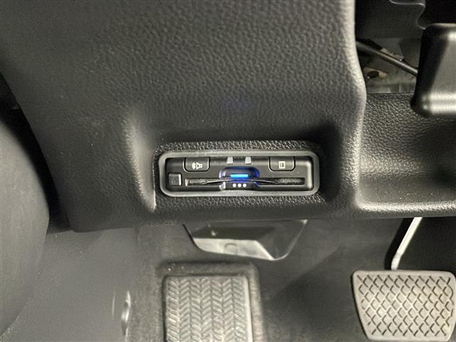 ヴェゼル ｅ：ＨＥＶ　Ｚ　純正ディスプレイオーディオ　バックカメラ　純正ＡＷ　ＬＥＤヘッドライト　ハーフレザーシート　ステアリングヒーター　スマートキー　パドルシフト　前席シートヒーター　ＥＴＣ　前後ドライブレコーダー（16枚目）