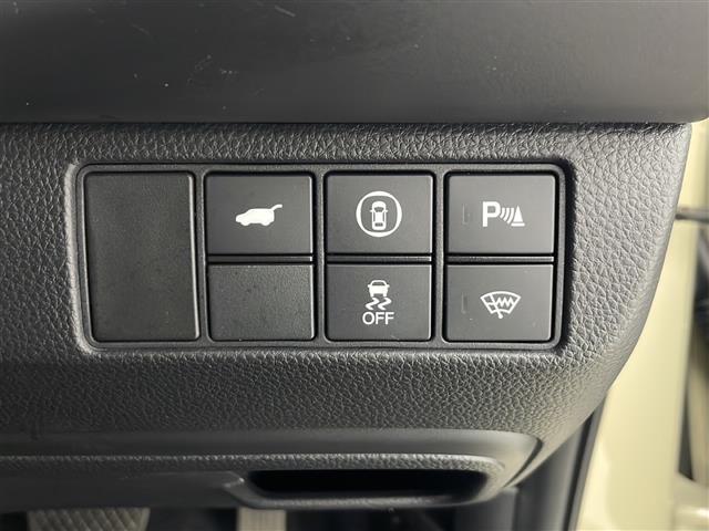 ヴェゼル ｅ：ＨＥＶ　Ｚ　純正ディスプレイオーディオ　バックカメラ　純正ＡＷ　ＬＥＤヘッドライト　ハーフレザーシート　ステアリングヒーター　スマートキー　パドルシフト　前席シートヒーター　ＥＴＣ　前後ドライブレコーダー（17枚目）