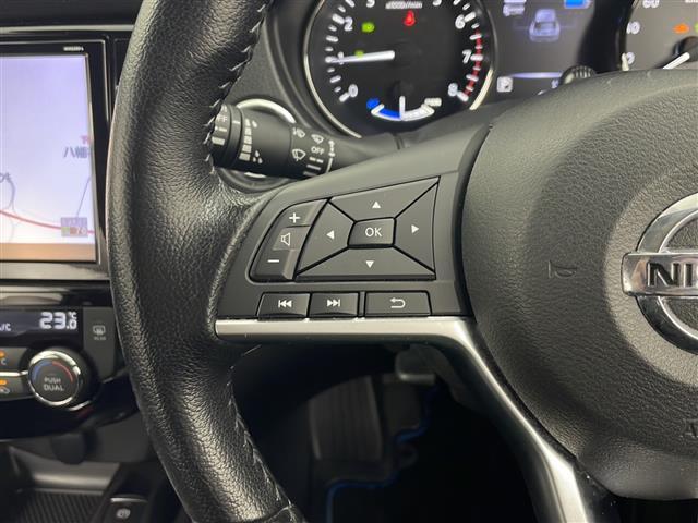 エクストレイル ２０Ｘｉ　ハイブリッド　プロパイロット　純正９インチナビ　フルセグＴＶ　純正１１インチフリップダウンモニター　全方位カメラ　デジタルインナーミラー　ＥＴＣ２．０　電動リアゲート　ＬＥＤヘッドライト　全席シートヒーター　ＥＴＣ（7枚目）