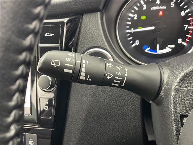 エクストレイル ２０Ｘｉ　ハイブリッド　プロパイロット　純正９インチナビ　フルセグＴＶ　純正１１インチフリップダウンモニター　全方位カメラ　デジタルインナーミラー　ＥＴＣ２．０　電動リアゲート　ＬＥＤヘッドライト　全席シートヒーター　ＥＴＣ（9枚目）