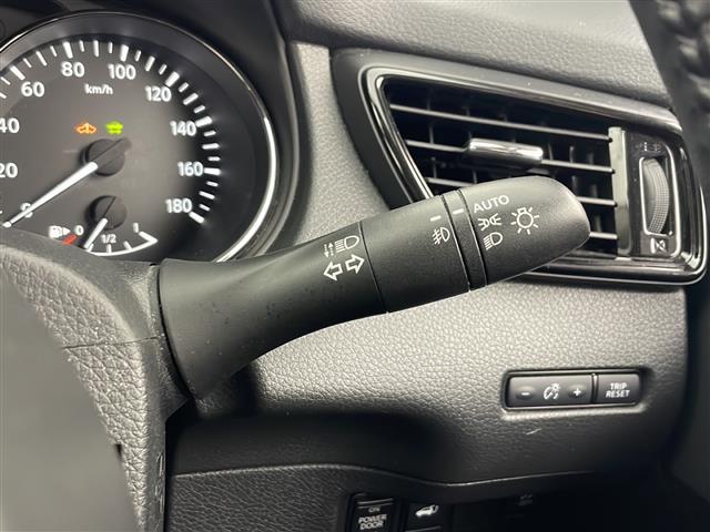 エクストレイル ２０Ｘｉ　ハイブリッド　プロパイロット　純正９インチナビ　フルセグＴＶ　純正１１インチフリップダウンモニター　全方位カメラ　デジタルインナーミラー　ＥＴＣ２．０　電動リアゲート　ＬＥＤヘッドライト　全席シートヒーター　ＥＴＣ（10枚目）