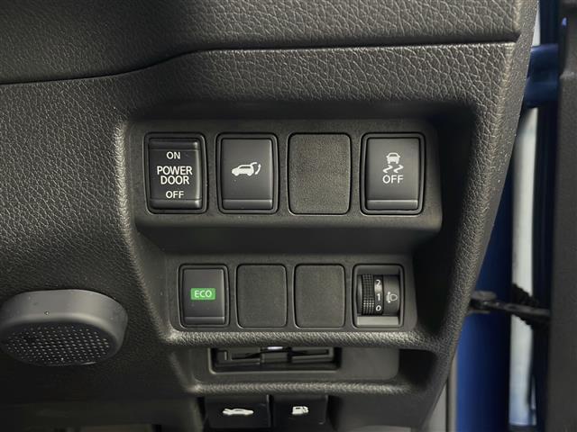 エクストレイル ２０Ｘｉ　ハイブリッド　プロパイロット　純正９インチナビ　フルセグＴＶ　純正１１インチフリップダウンモニター　全方位カメラ　デジタルインナーミラー　ＥＴＣ２．０　電動リアゲート　ＬＥＤヘッドライト　全席シートヒーター　ＥＴＣ（12枚目）