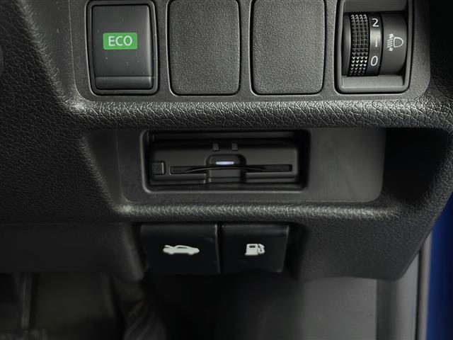 エクストレイル ２０Ｘｉ　ハイブリッド　プロパイロット　純正９インチナビ　フルセグＴＶ　純正１１インチフリップダウンモニター　全方位カメラ　デジタルインナーミラー　ＥＴＣ２．０　電動リアゲート　ＬＥＤヘッドライト　全席シートヒーター　ＥＴＣ（14枚目）