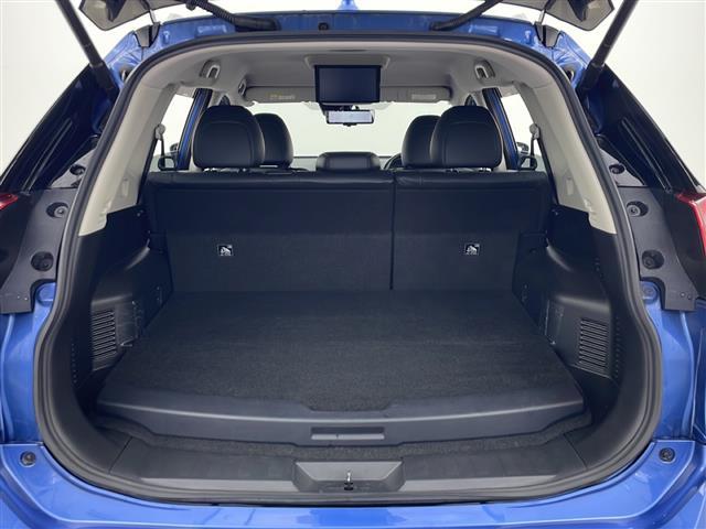 エクストレイル ２０Ｘｉ　ハイブリッド　プロパイロット　純正９インチナビ　フルセグＴＶ　純正１１インチフリップダウンモニター　全方位カメラ　デジタルインナーミラー　ＥＴＣ２．０　電動リアゲート　ＬＥＤヘッドライト　全席シートヒーター　ＥＴＣ（23枚目）