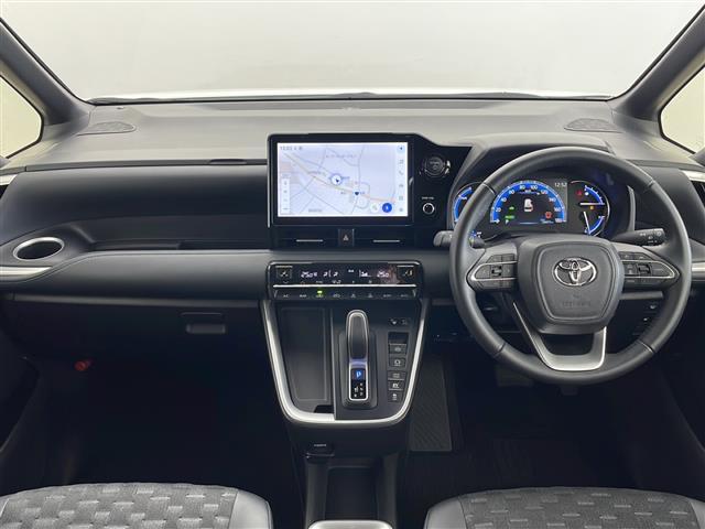 ヴォクシー ハイブリッドＳ－Ｚ　寒冷地仕様　トヨタチームメイト　純正１０．５インチナビ　ＣＤ　ＤＶＤ　フルセグ　パノラミックビューモニター　フリップダウンモニター　両側パワースライドドア　ＬＥＤオートライト　スマートキー　ＥＴＣ（2枚目）