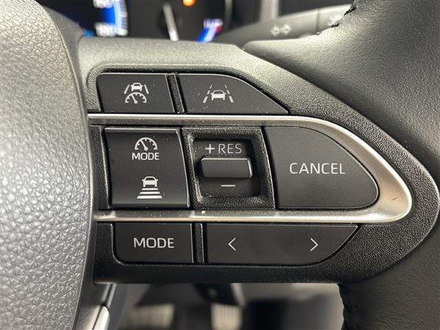 ヴォクシー ハイブリッドＳ－Ｚ　寒冷地仕様　トヨタチームメイト　純正１０．５インチナビ　ＣＤ　ＤＶＤ　フルセグ　パノラミックビューモニター　フリップダウンモニター　両側パワースライドドア　ＬＥＤオートライト　スマートキー　ＥＴＣ（9枚目）