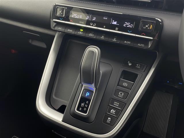 ヴォクシー ハイブリッドＳ－Ｚ　寒冷地仕様　トヨタチームメイト　純正１０．５インチナビ　ＣＤ　ＤＶＤ　フルセグ　パノラミックビューモニター　フリップダウンモニター　両側パワースライドドア　ＬＥＤオートライト　スマートキー　ＥＴＣ（13枚目）