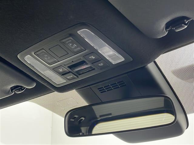 ヴォクシー ハイブリッドＳ－Ｚ　寒冷地仕様　トヨタチームメイト　純正１０．５インチナビ　ＣＤ　ＤＶＤ　フルセグ　パノラミックビューモニター　フリップダウンモニター　両側パワースライドドア　ＬＥＤオートライト　スマートキー　ＥＴＣ（17枚目）