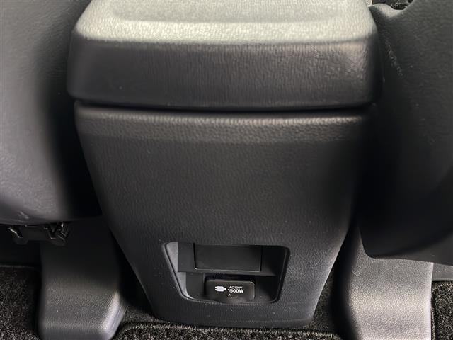 ヴォクシー ハイブリッドＳ－Ｚ　寒冷地仕様　トヨタチームメイト　純正１０．５インチナビ　ＣＤ　ＤＶＤ　フルセグ　パノラミックビューモニター　フリップダウンモニター　両側パワースライドドア　ＬＥＤオートライト　スマートキー　ＥＴＣ（18枚目）