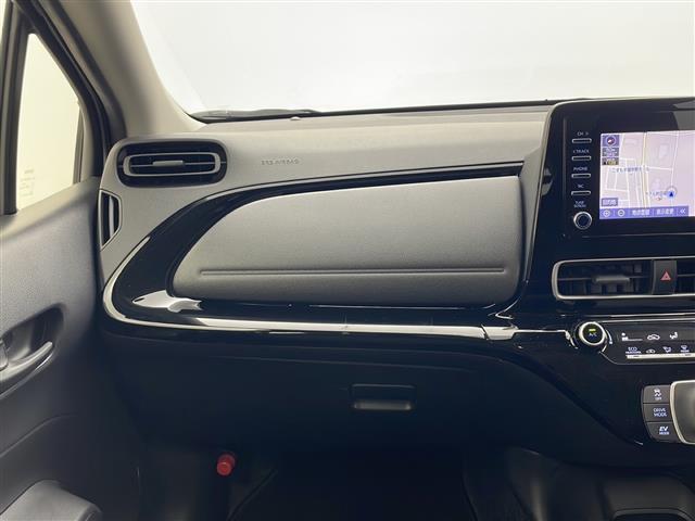 アクア Ｘ　純正ナビ　バックカメラ　衝突軽減装置　横滑り防止装置　レーンキープアシスト　レーダークルーズコントロール　コーナーセンサー　ビルトインＥＴＣ　前方ドライブレコーダー　ステアリングリモコン　ＬＥＤ（17枚目）