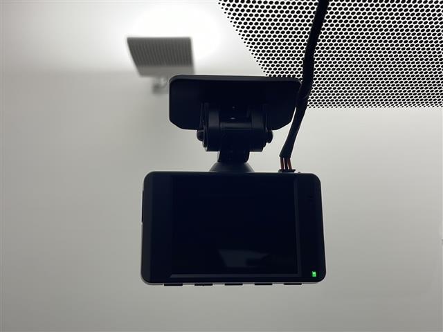 アクア Ｘ　純正ナビ　バックカメラ　衝突軽減装置　横滑り防止装置　レーンキープアシスト　レーダークルーズコントロール　コーナーセンサー　ビルトインＥＴＣ　前方ドライブレコーダー　ステアリングリモコン　ＬＥＤ（18枚目）