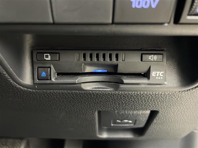 アクア Ｘ　純正ナビ　バックカメラ　衝突軽減装置　横滑り防止装置　レーンキープアシスト　レーダークルーズコントロール　コーナーセンサー　ビルトインＥＴＣ　前方ドライブレコーダー　ステアリングリモコン　ＬＥＤ（19枚目）