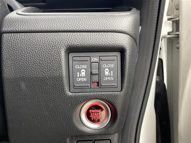 N-BOXカスタム G・Lターボホンダセンシング ホンダセンシング 純正ナビ 両側パワスラ 前席シートヒーター 電動格納ミラー ナビ連動ドラレコ 横すべり防止装置 衝突軽減装置 車線逸脱警報装置(4枚目)