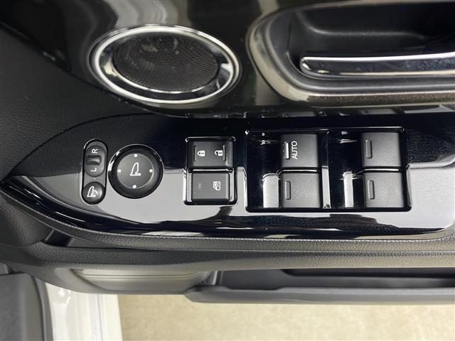 N-BOXカスタム G・Lターボホンダセンシング ホンダセンシング 純正ナビ 両側パワスラ 前席シートヒーター 電動格納ミラー ナビ連動ドラレコ 横すべり防止装置 衝突軽減装置 車線逸脱警報装置(20枚目)