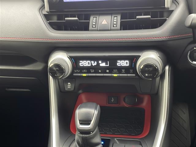 RAV4 アドベンチャー オフロードパッケージ 純正ナビ フルセグTV バックカメラ トヨタセーフティーセンス ブラインドスポットモニター レーダークルーズコントロール レザーシート ETC2.0 前後ドラレコ 運転席パワーシート LEDライト(16枚目)