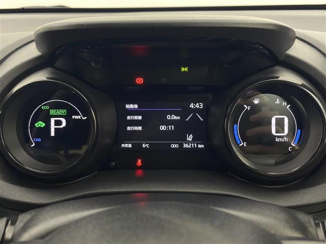 ヤリス ハイブリッドZ 純正ナビ フルセグTV 衝突被害軽減ブレーキ レーダークルーズコントロール レーンキープアシスト クリアランスソナー バックカメラ 前席シートヒーター 前後ドラレコ ETC LED オートハイビーム(11枚目)