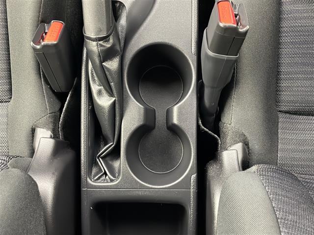 ヤリス ハイブリッドZ 純正ナビ フルセグTV 衝突被害軽減ブレーキ レーダークルーズコントロール レーンキープアシスト クリアランスソナー バックカメラ 前席シートヒーター 前後ドラレコ ETC LED オートハイビーム(17枚目)